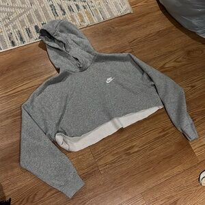 Cropped Nike Hoodie